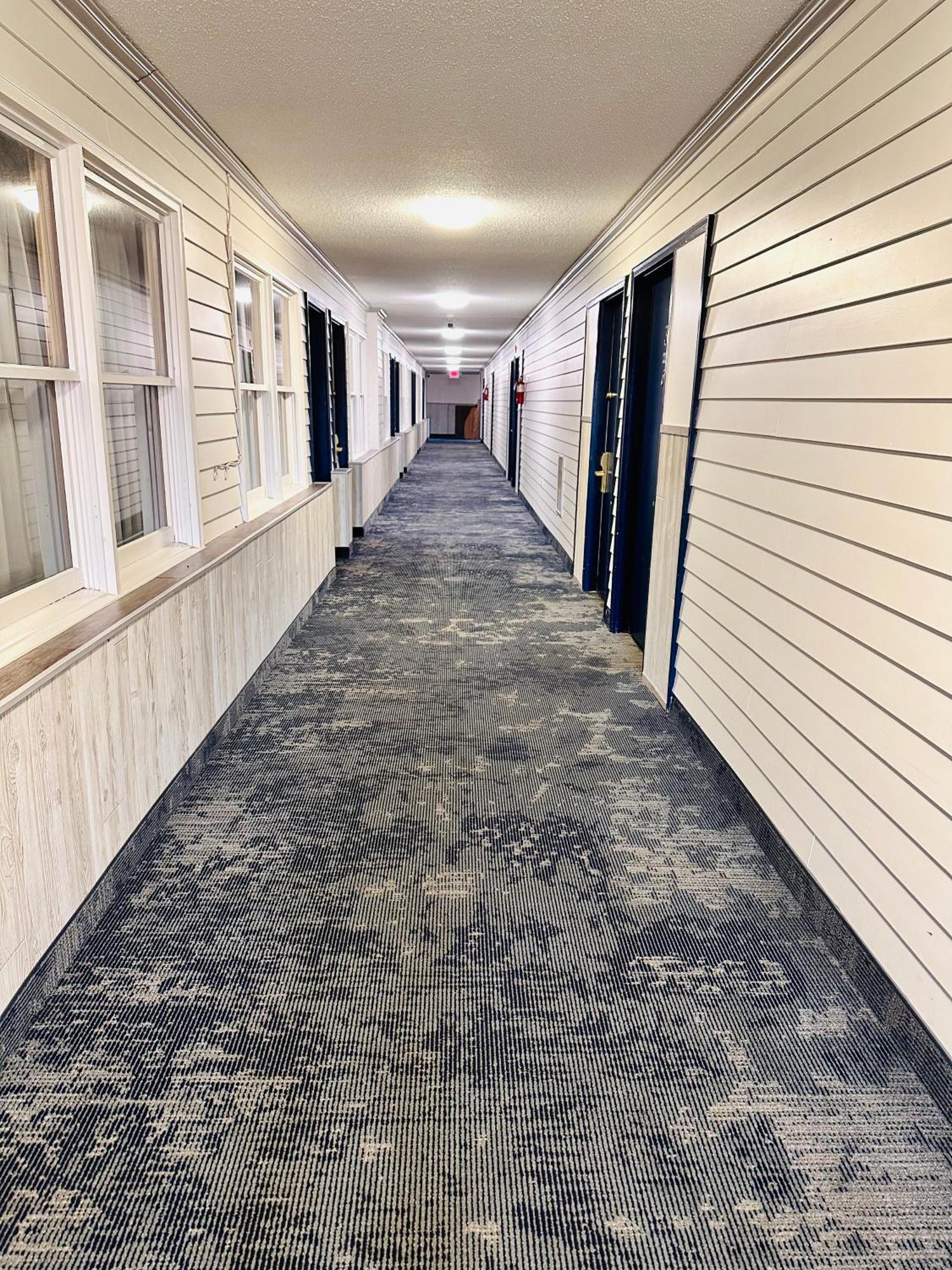 Regency Inn Hudson Exterior photo