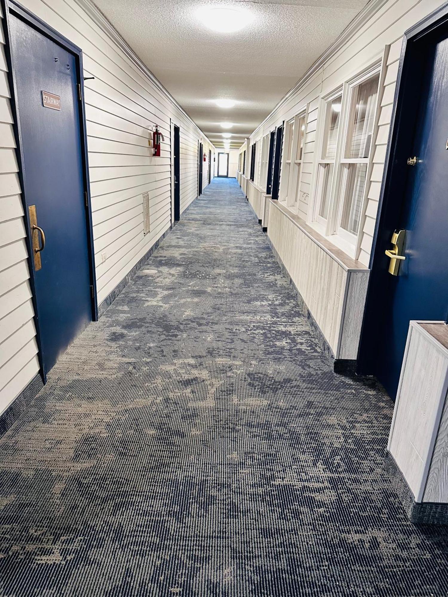 Regency Inn Hudson Exterior photo