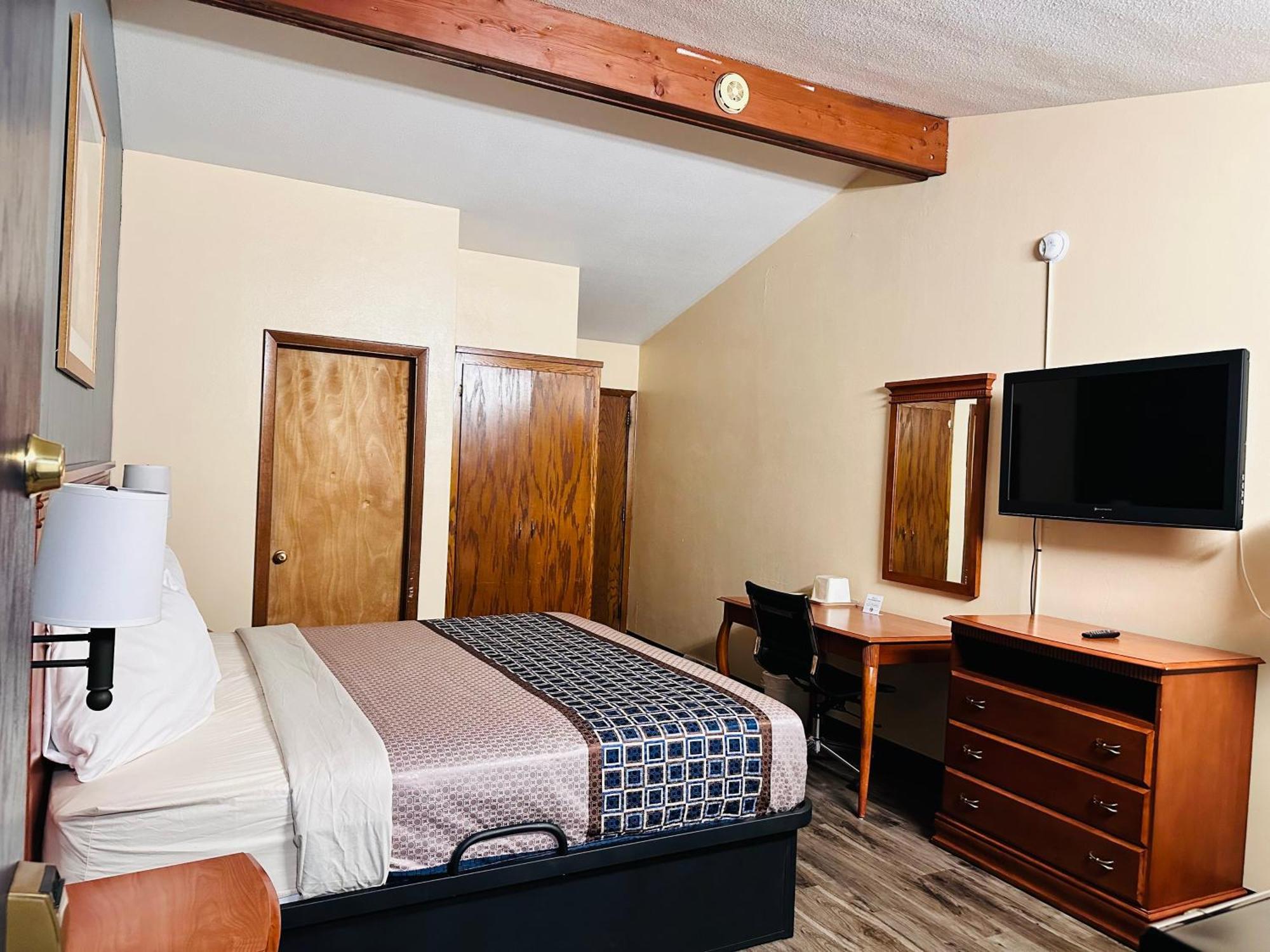 Regency Inn Hudson Exterior photo
